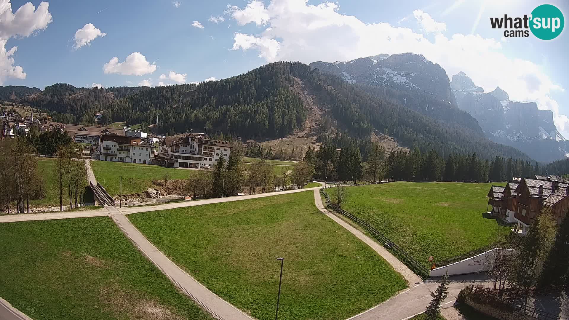 Kamera Corvara: Izjemen pogled na vrhove gorovja Sella v Dolomitih
