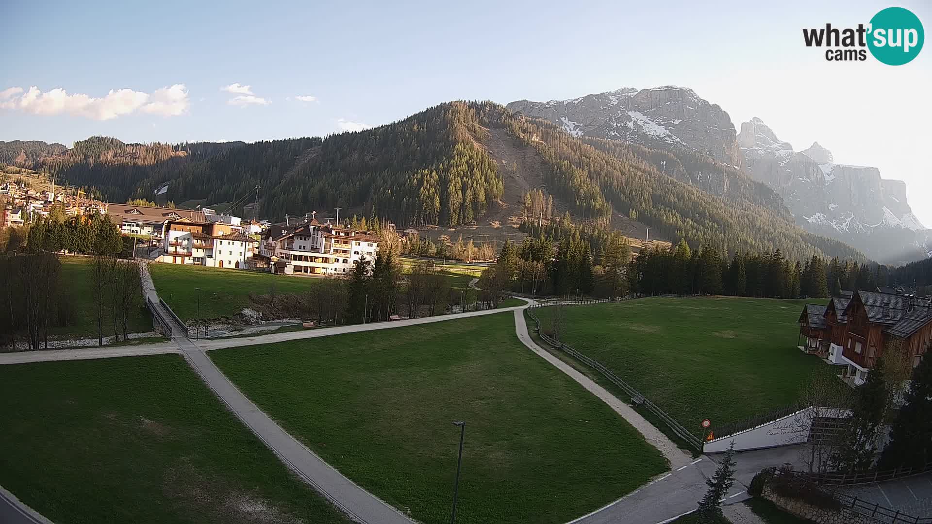Kamera Corvara: Izjemen pogled na vrhove gorovja Sella v Dolomitih