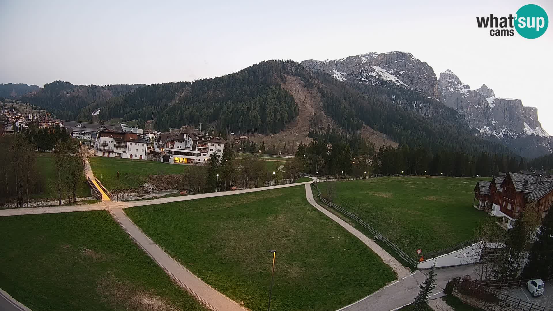 Kamera Corvara: Izjemen pogled na vrhove gorovja Sella v Dolomitih
