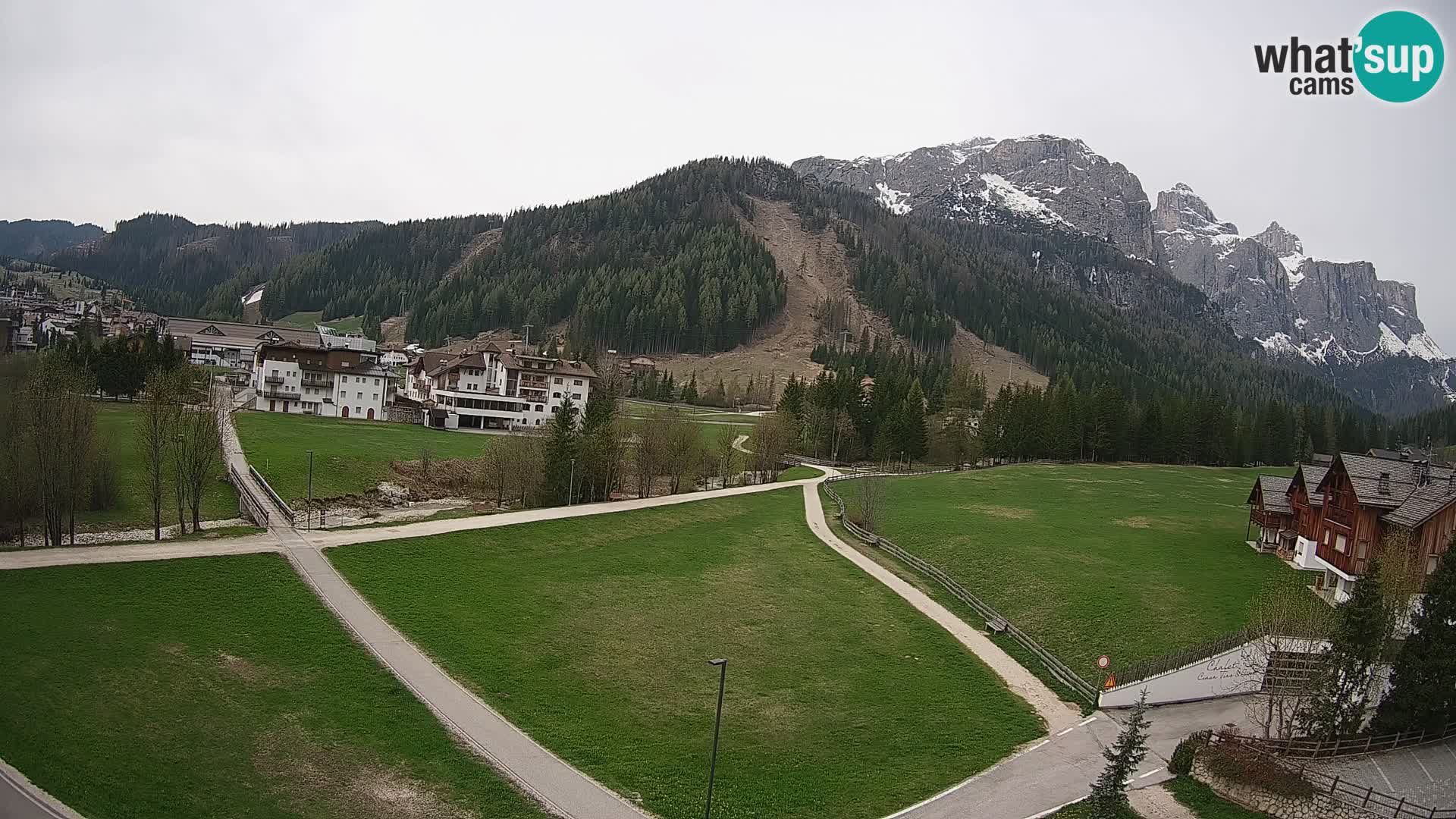 Kamera Corvara: Izjemen pogled na vrhove gorovja Sella v Dolomitih