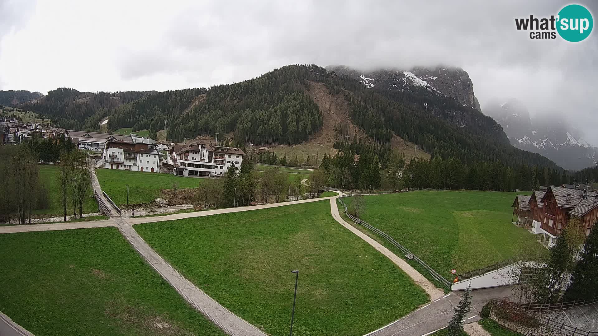 Kamera Corvara: Izjemen pogled na vrhove gorovja Sella v Dolomitih