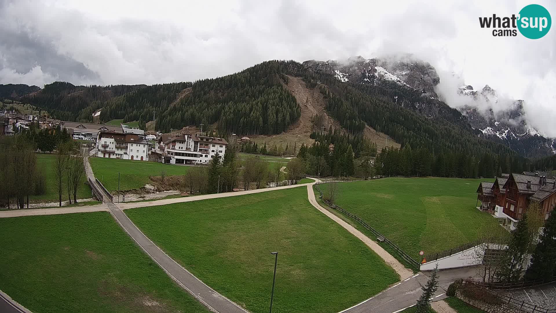 Live cam Corvara | Vues spectaculaires sur le groupe Sella