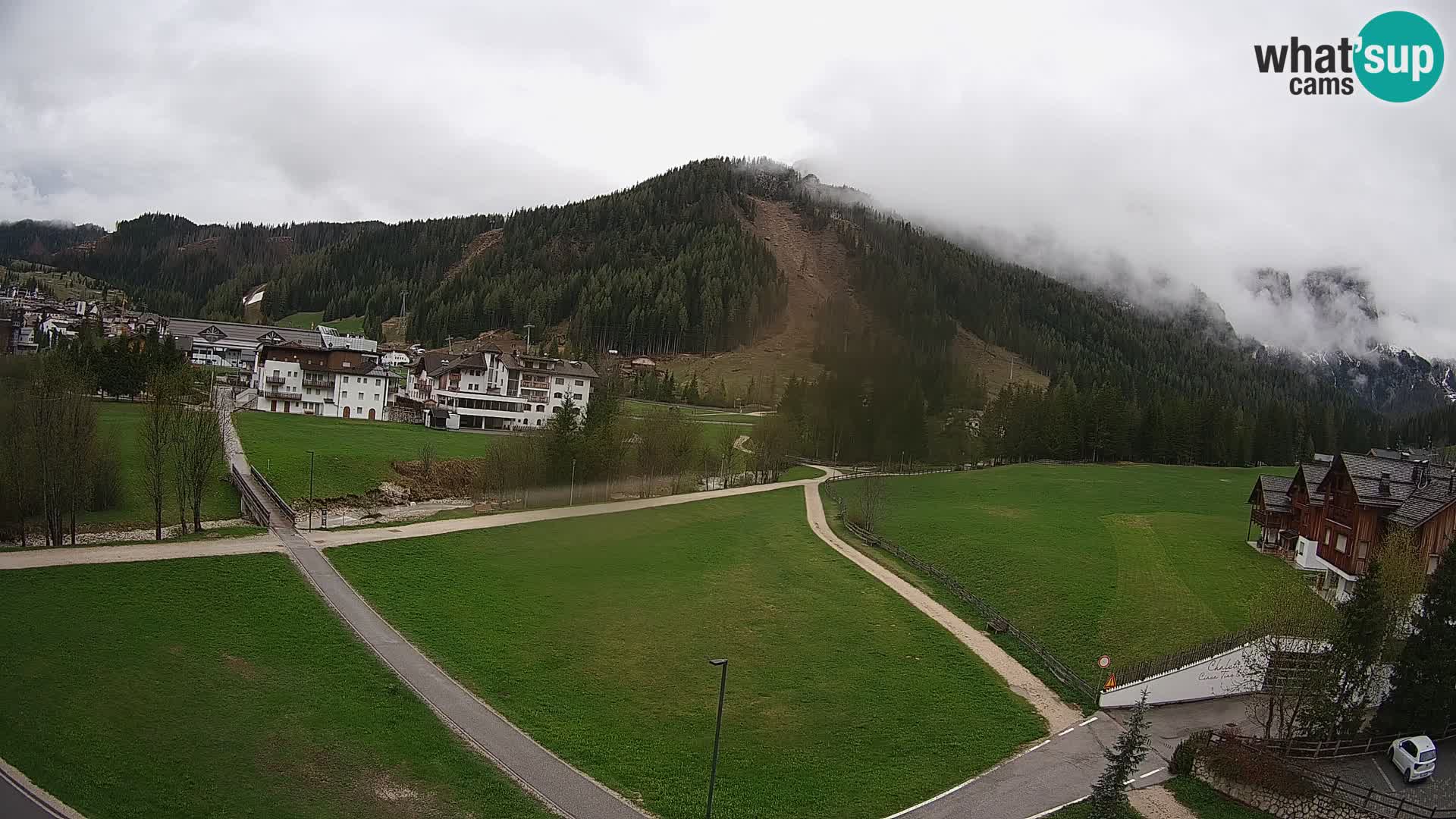 Kamera Corvara: Izjemen pogled na vrhove gorovja Sella v Dolomitih