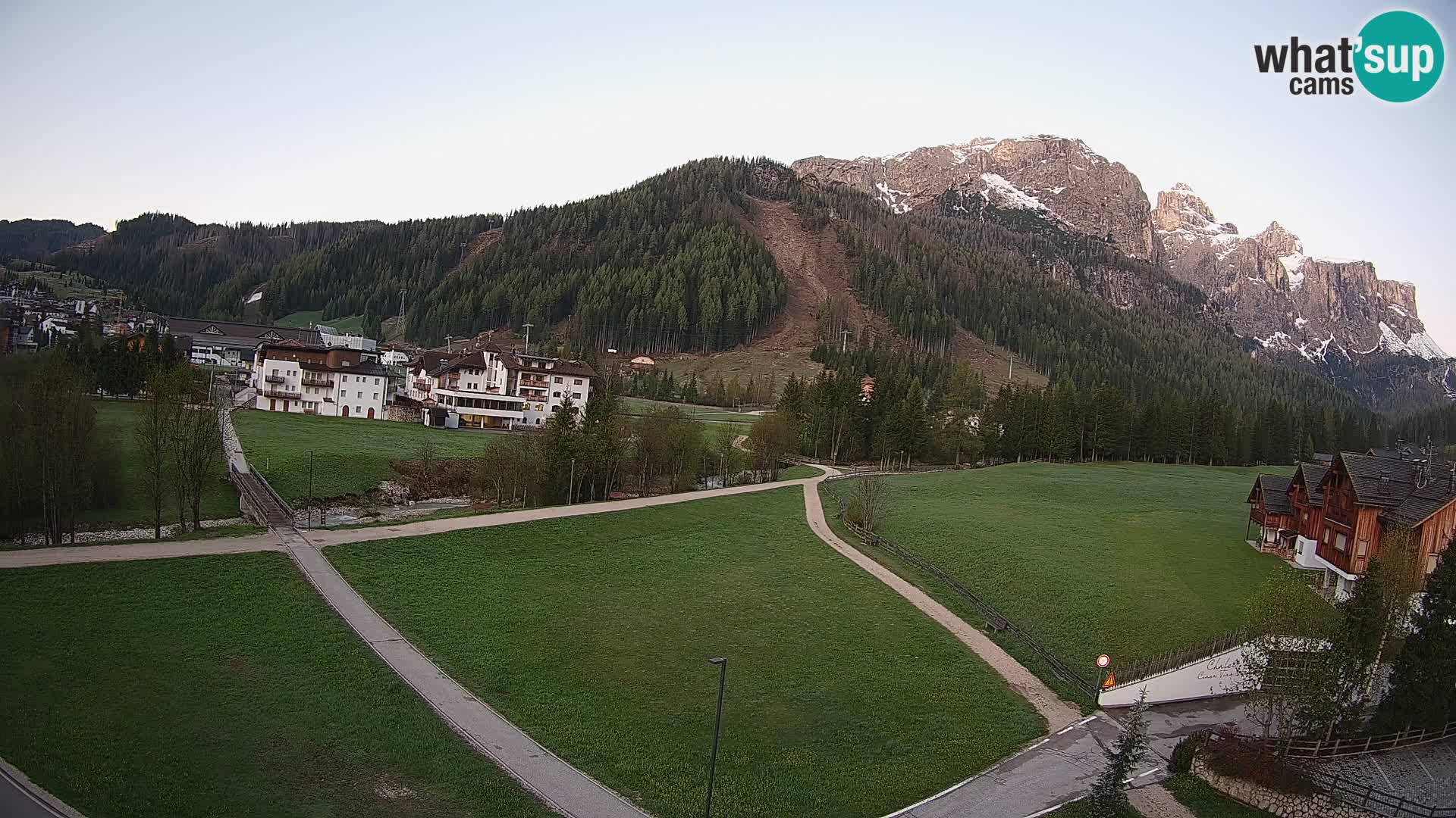 Live cam Corvara | Vues spectaculaires sur le groupe Sella