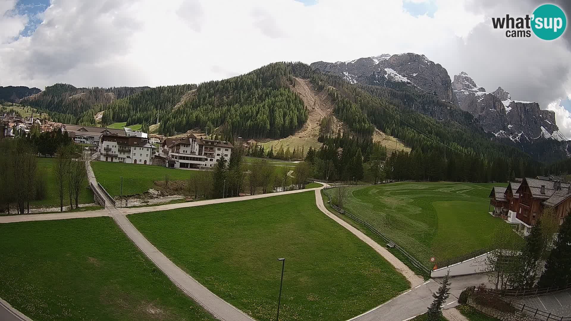 Live cam Corvara | Vues spectaculaires sur le groupe Sella