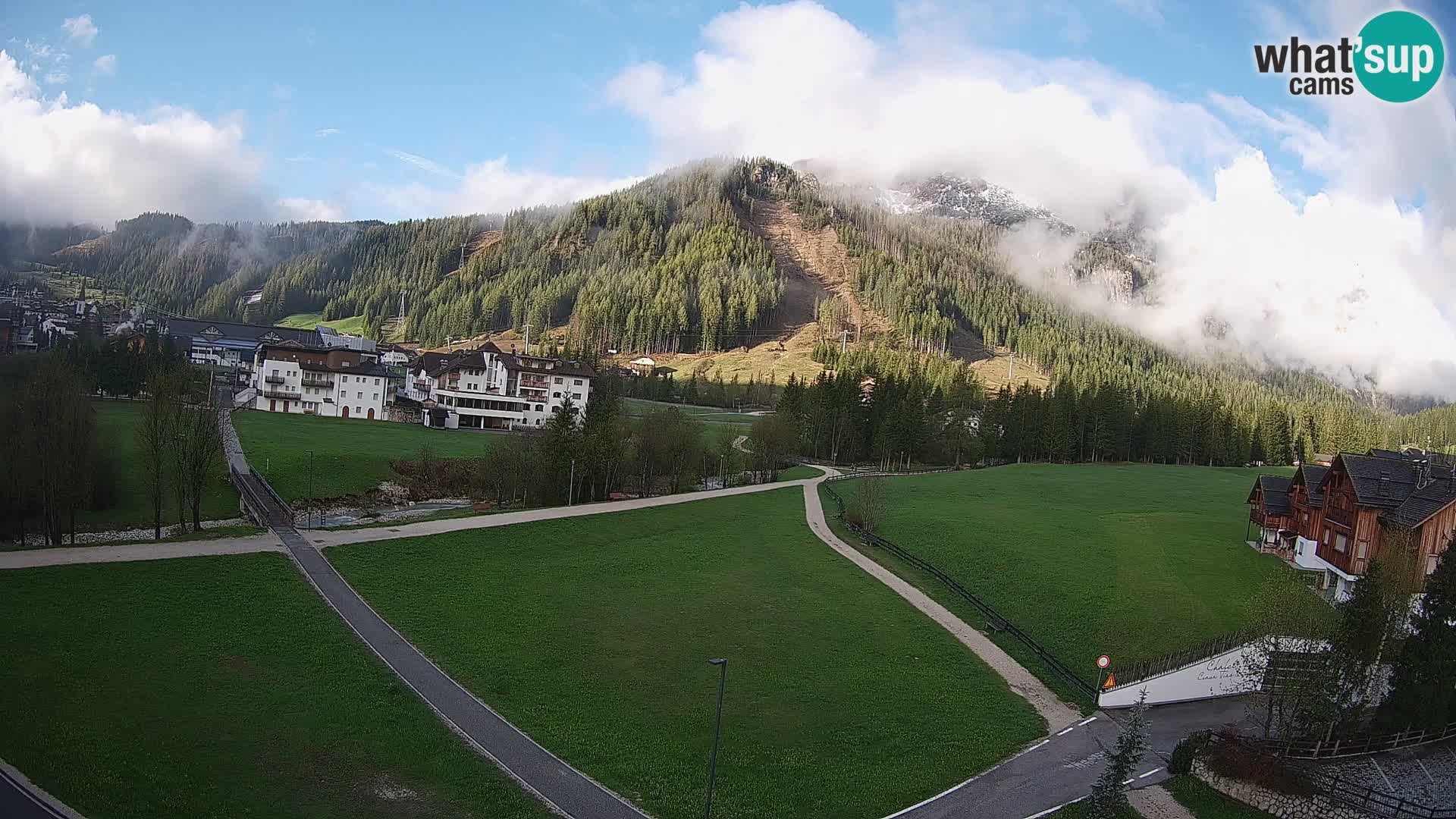 Live cam Corvara | Vues spectaculaires sur le groupe Sella