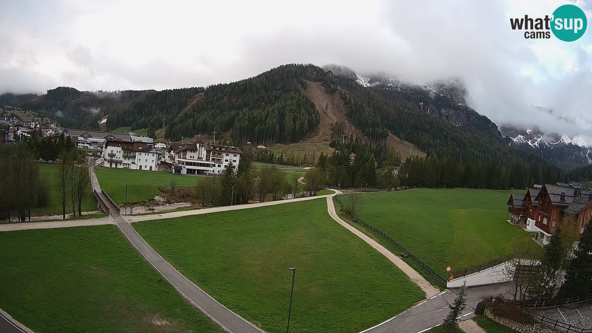 Kamera Corvara: Izjemen pogled na vrhove gorovja Sella v Dolomitih
