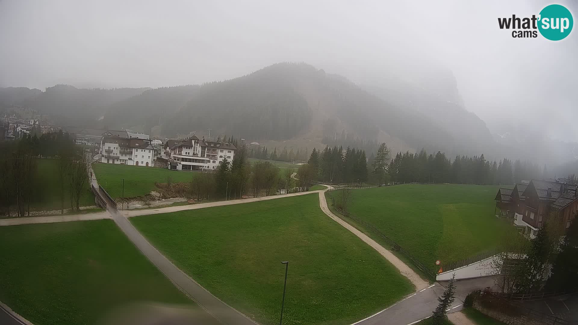 Kamera Corvara: Izjemen pogled na vrhove gorovja Sella v Dolomitih