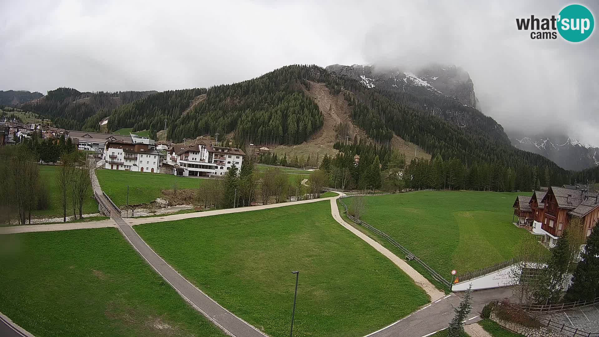 Live cam Corvara | Vues spectaculaires sur le groupe Sella