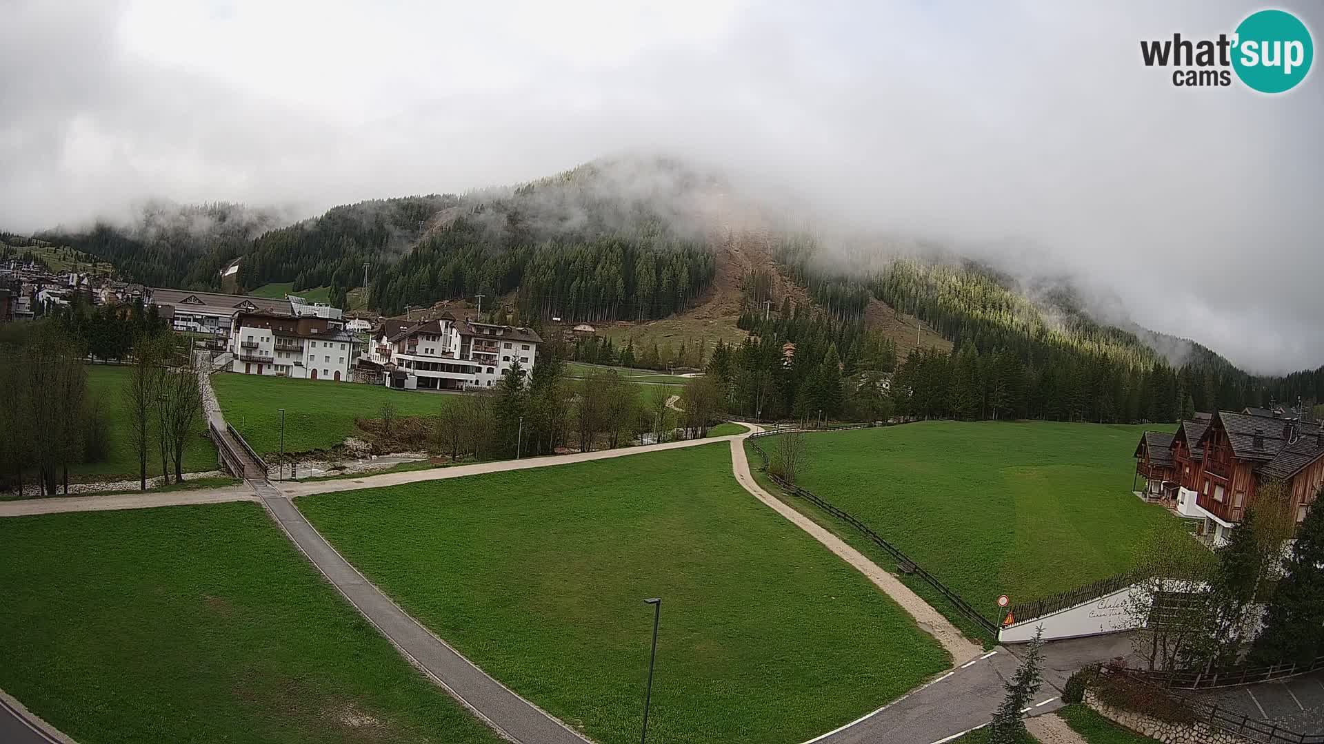 Live cam Corvara | Vues spectaculaires sur le groupe Sella