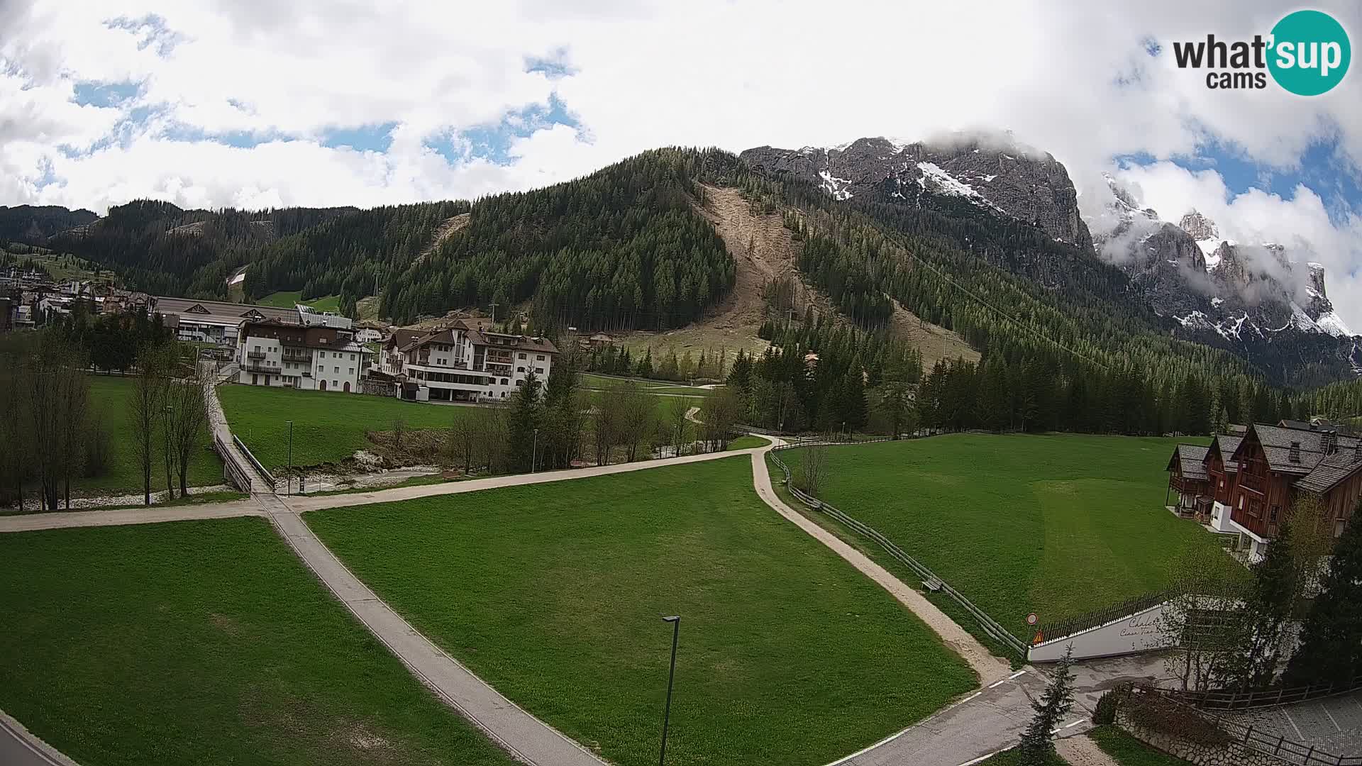Kamera Corvara: Izjemen pogled na vrhove gorovja Sella v Dolomitih