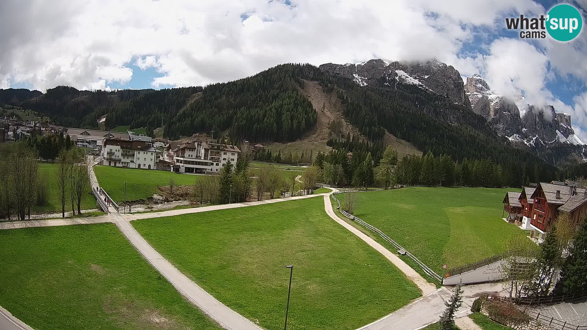 Kamera Corvara: Izjemen pogled na vrhove gorovja Sella v Dolomitih