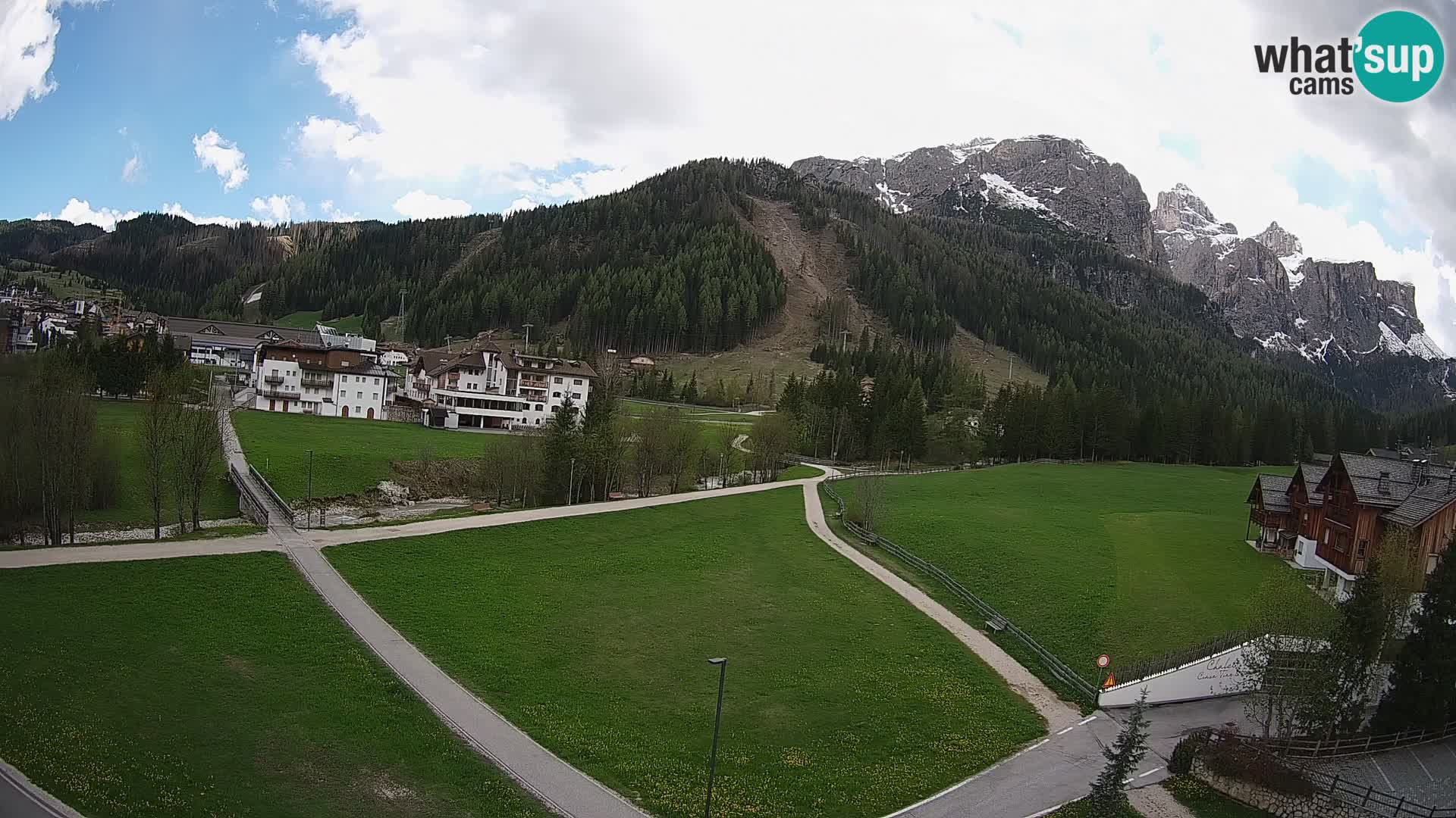 Live cam Corvara | Vues spectaculaires sur le groupe Sella