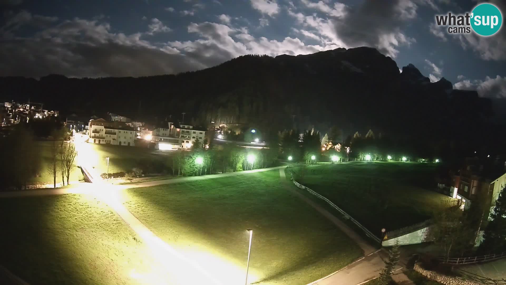 Kamera Corvara: Izjemen pogled na vrhove gorovja Sella v Dolomitih
