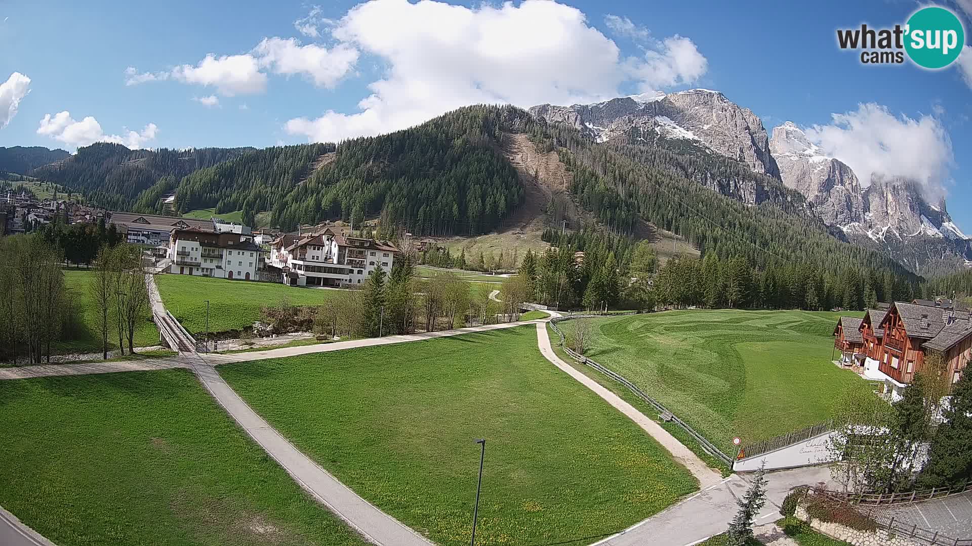 Live cam Corvara | Vues spectaculaires sur le groupe Sella