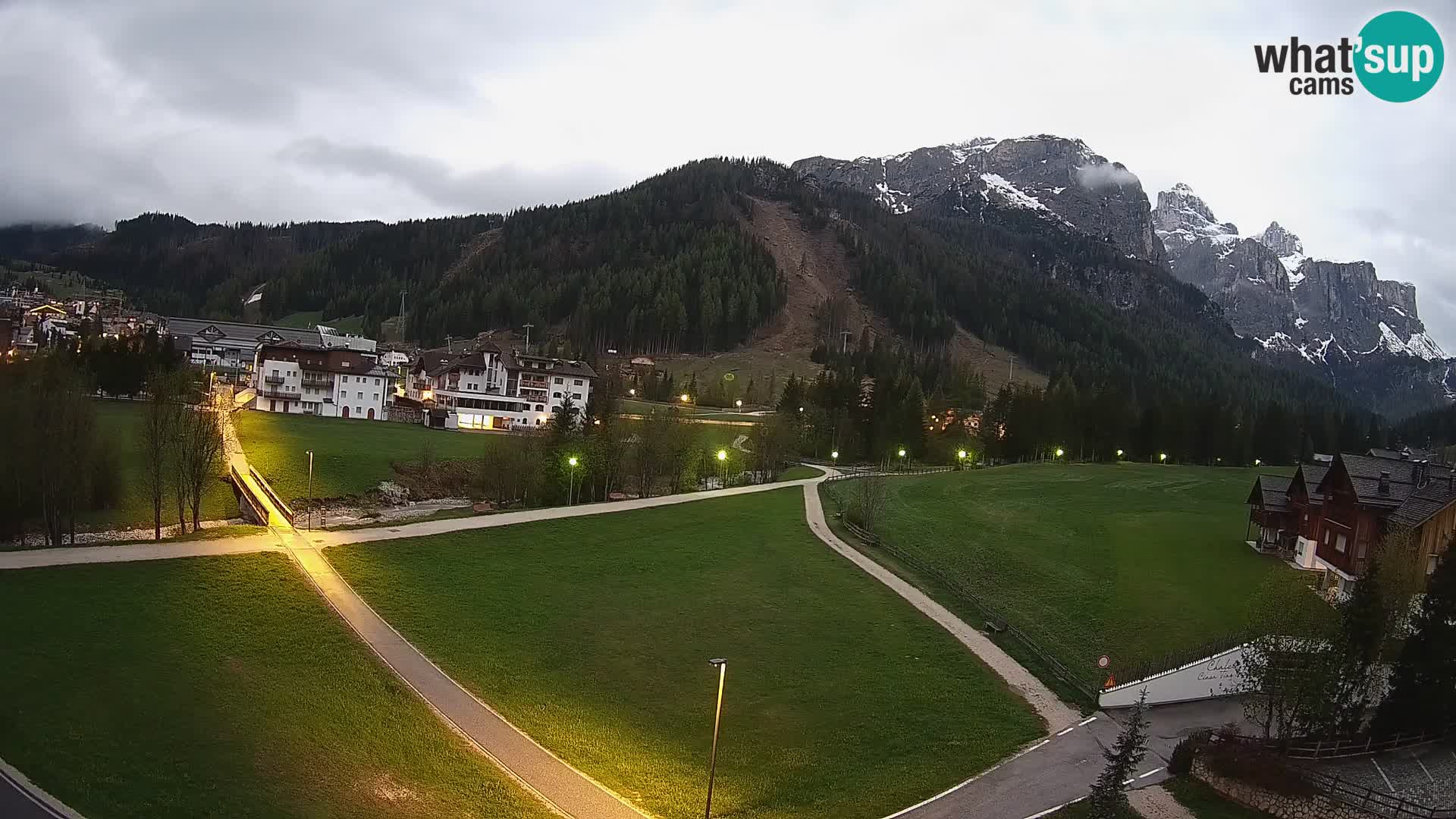 Live cam Corvara | Vues spectaculaires sur le groupe Sella