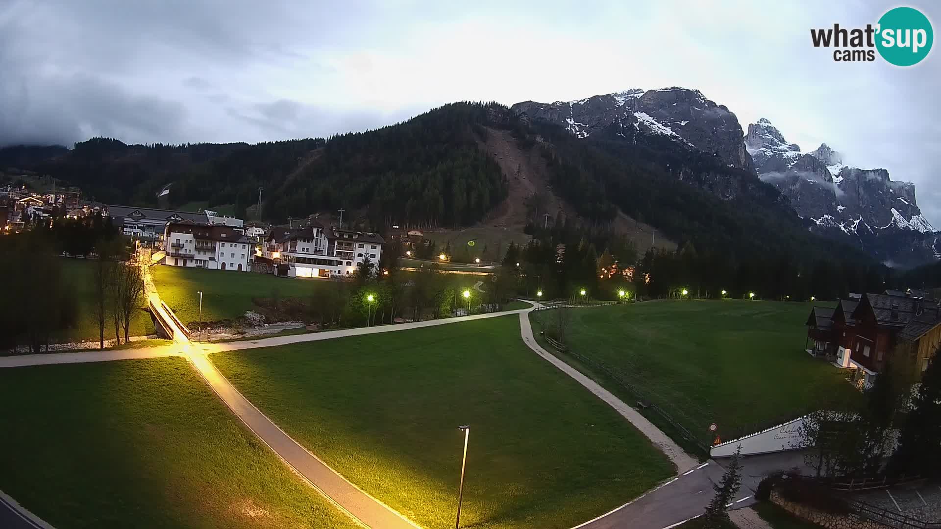 Kamera Corvara: Izjemen pogled na vrhove gorovja Sella v Dolomitih