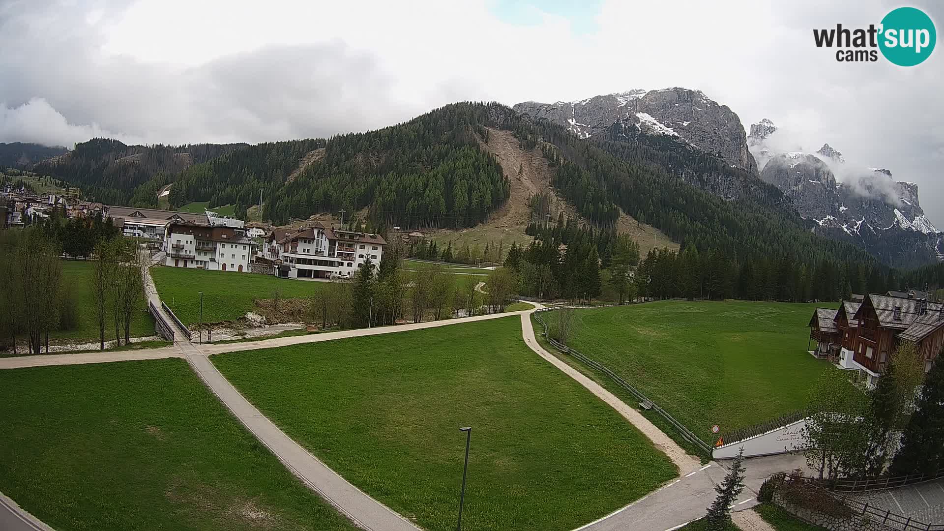 Live cam Corvara | Vues spectaculaires sur le groupe Sella