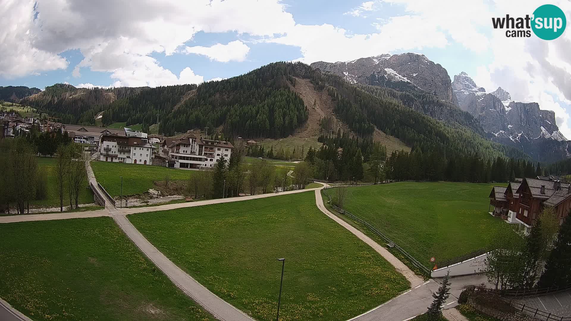 Live cam Corvara | Vues spectaculaires sur le groupe Sella