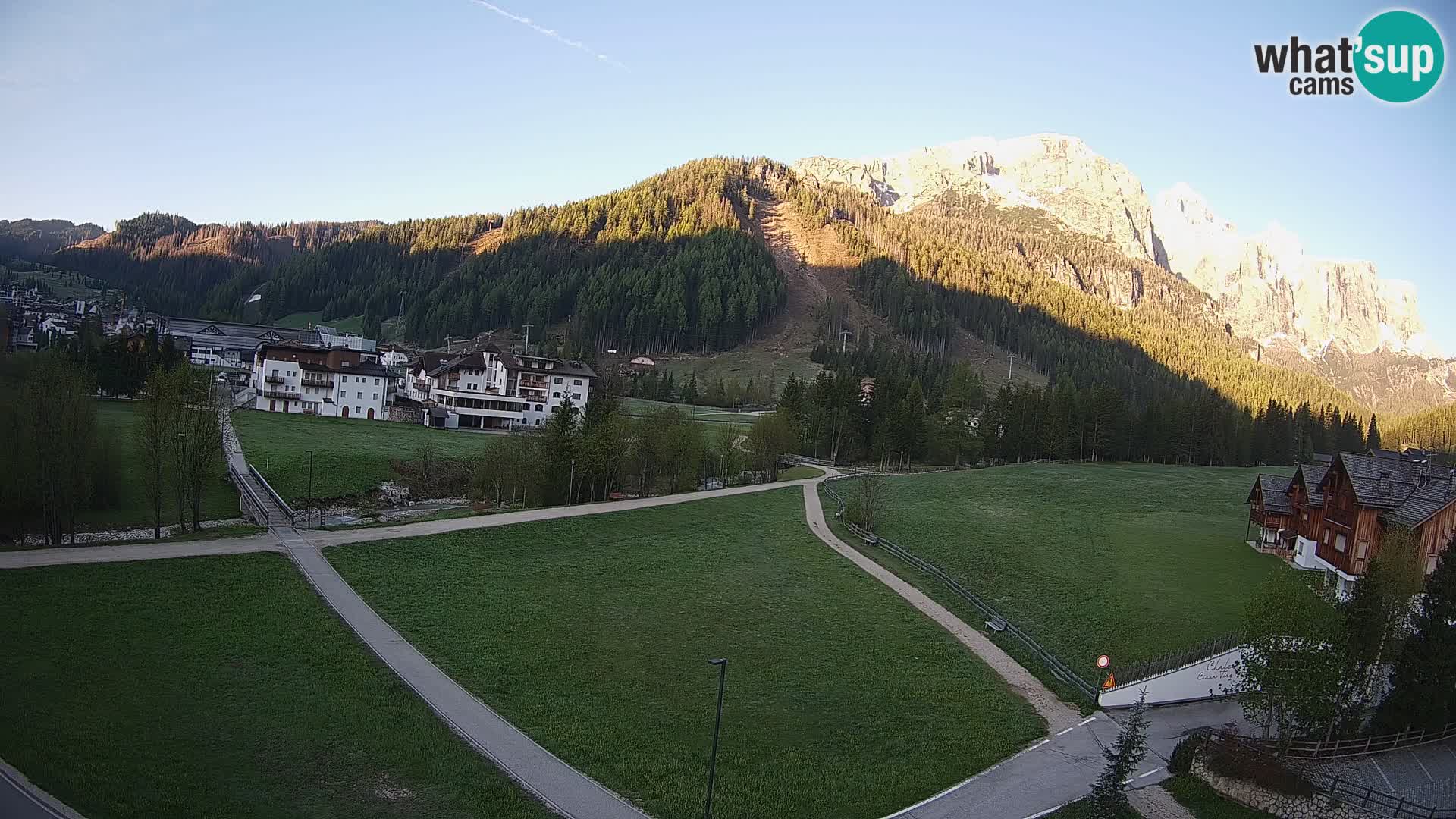 Kamera Corvara: Izjemen pogled na vrhove gorovja Sella v Dolomitih