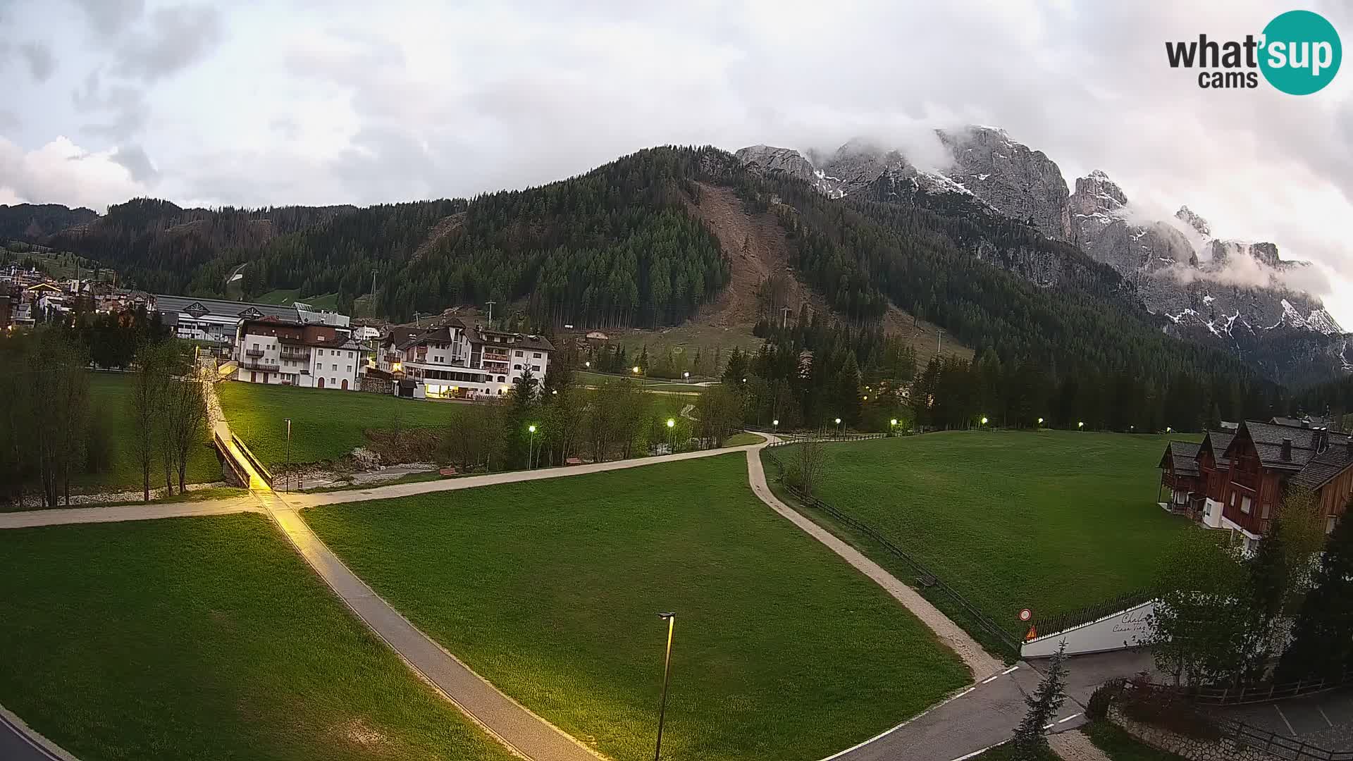 Live cam Corvara | Vues spectaculaires sur le groupe Sella