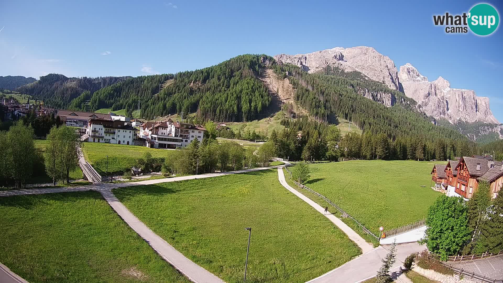 Kamera Corvara: Izjemen pogled na vrhove gorovja Sella v Dolomitih