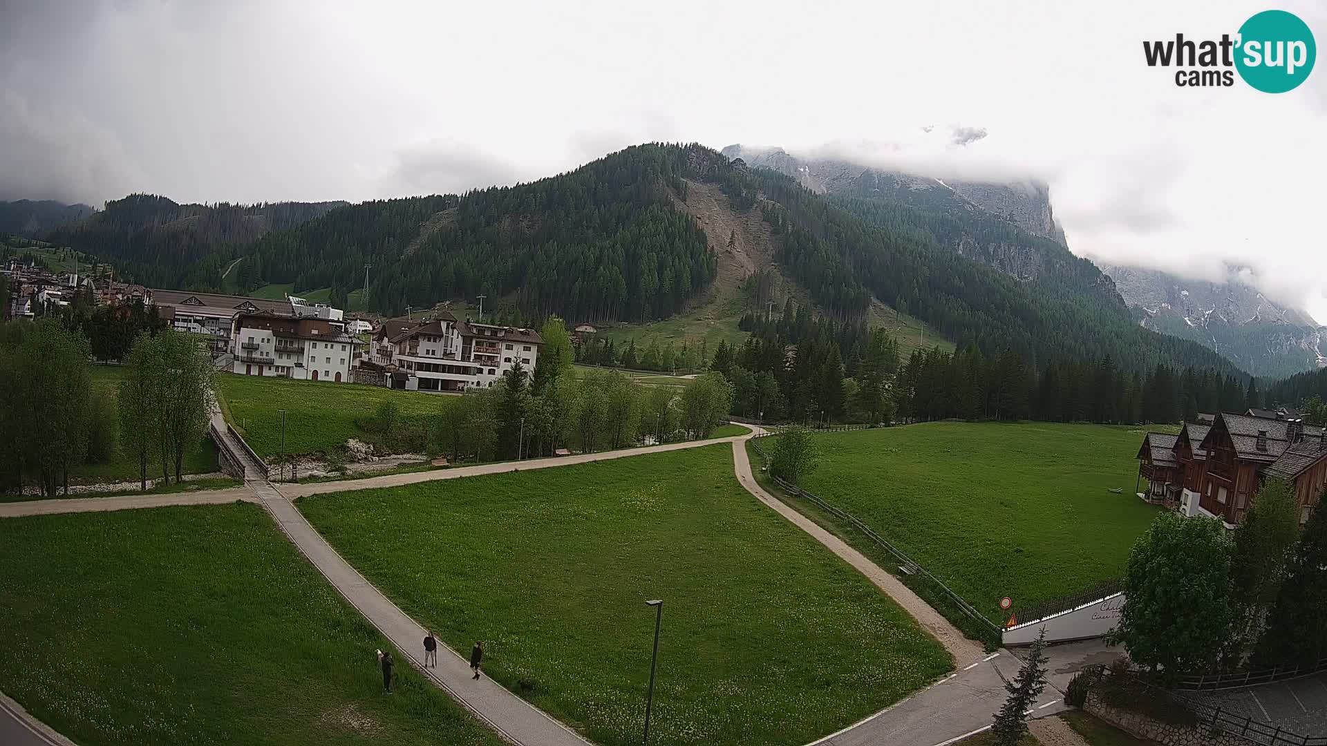 Kamera Corvara: Izjemen pogled na vrhove gorovja Sella v Dolomitih