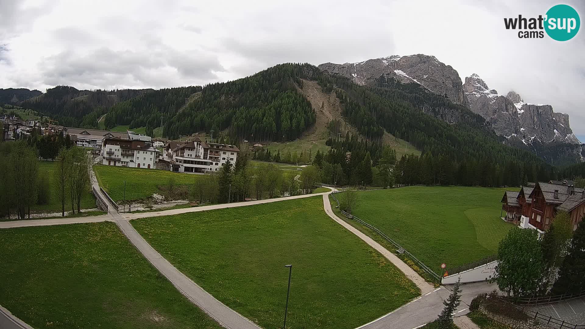 Kamera Corvara: Izjemen pogled na vrhove gorovja Sella v Dolomitih
