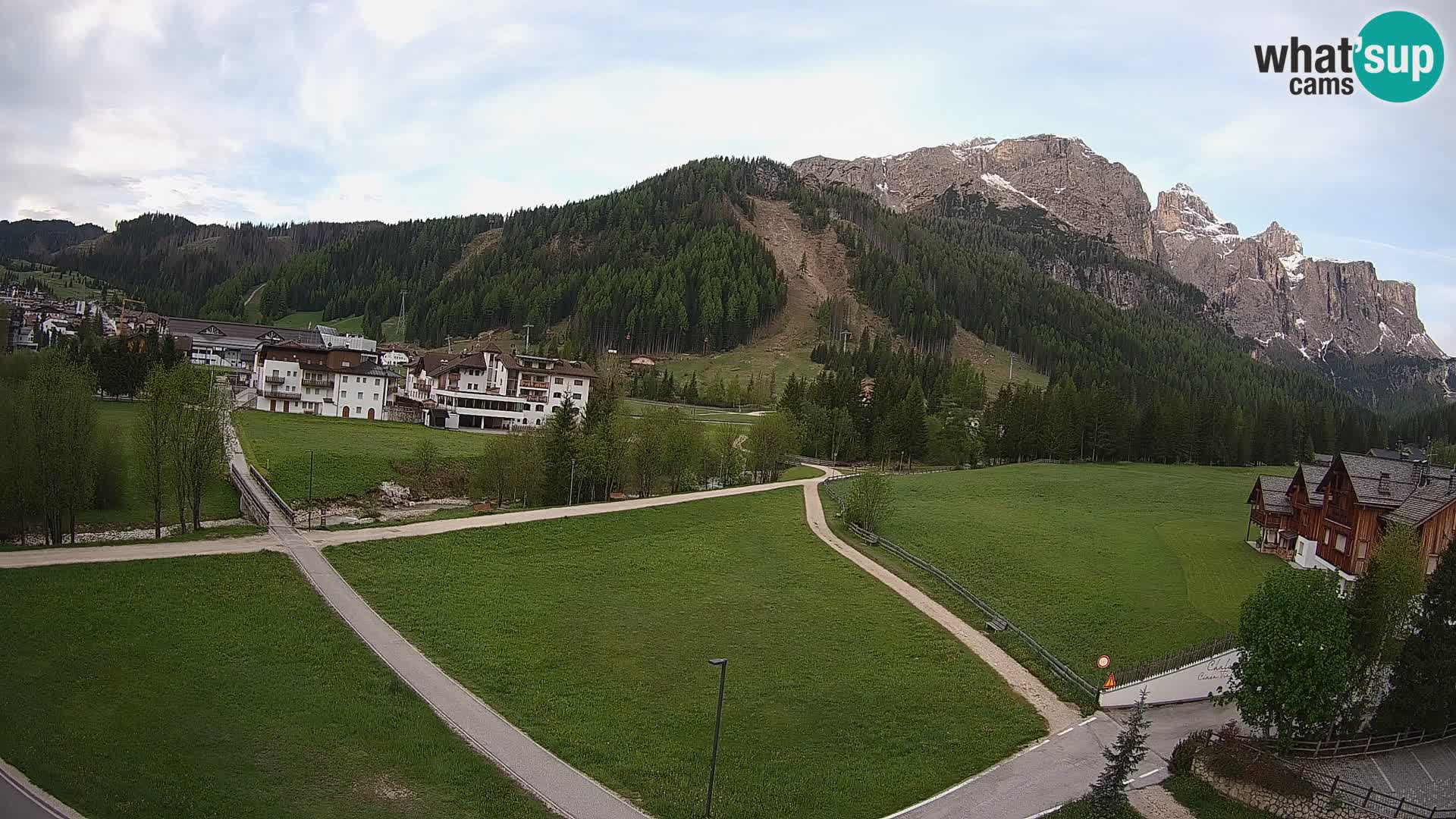 Live cam Corvara | Vues spectaculaires sur le groupe Sella