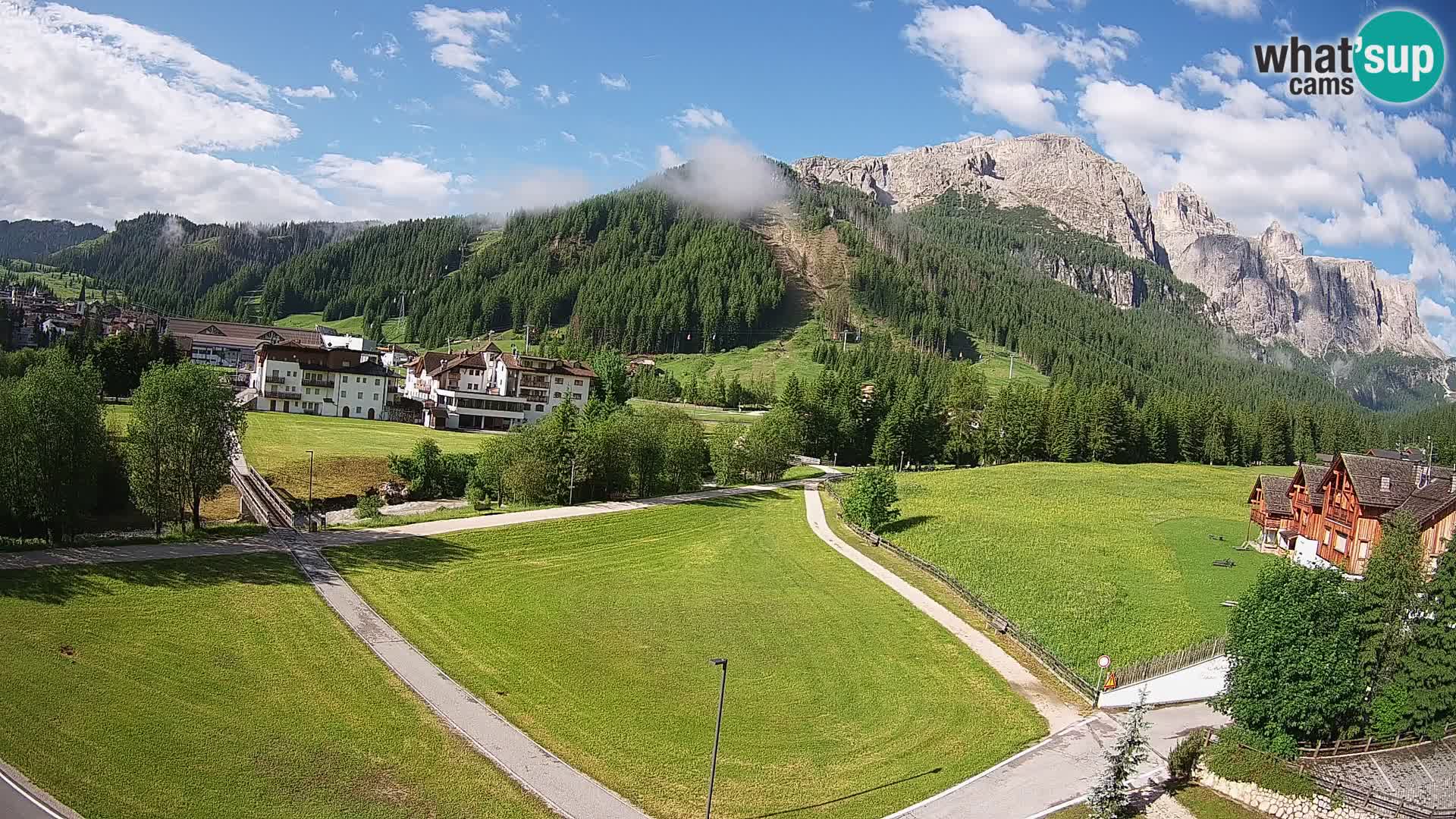 Kamera Corvara: Izjemen pogled na vrhove gorovja Sella v Dolomitih