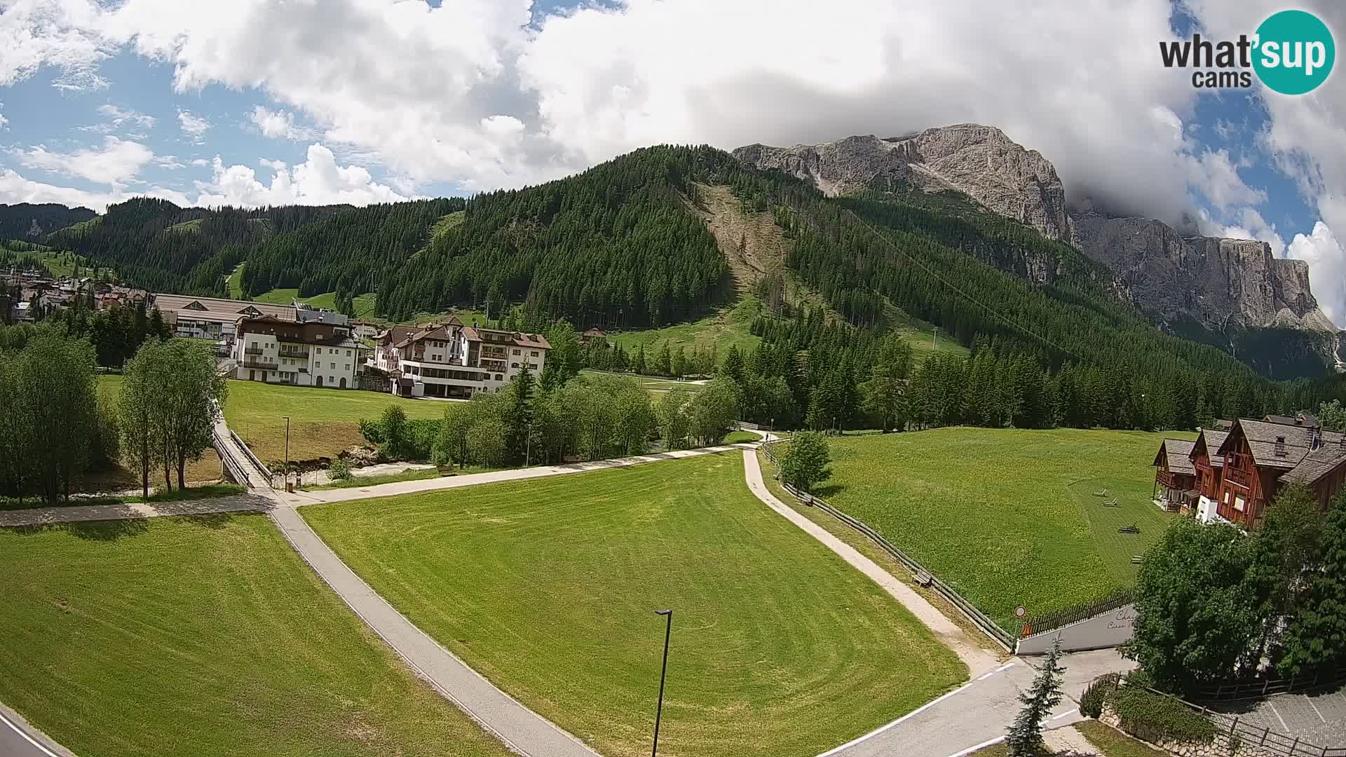 Live cam Corvara | Vues spectaculaires sur le groupe Sella