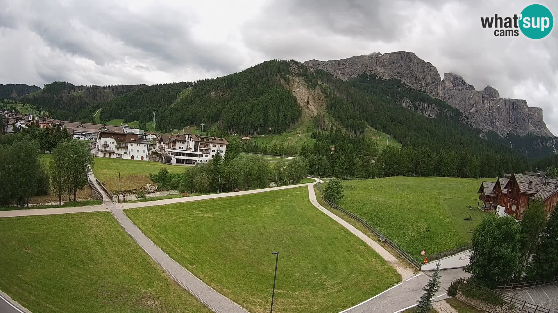 Live cam Corvara | Vues spectaculaires sur le groupe Sella