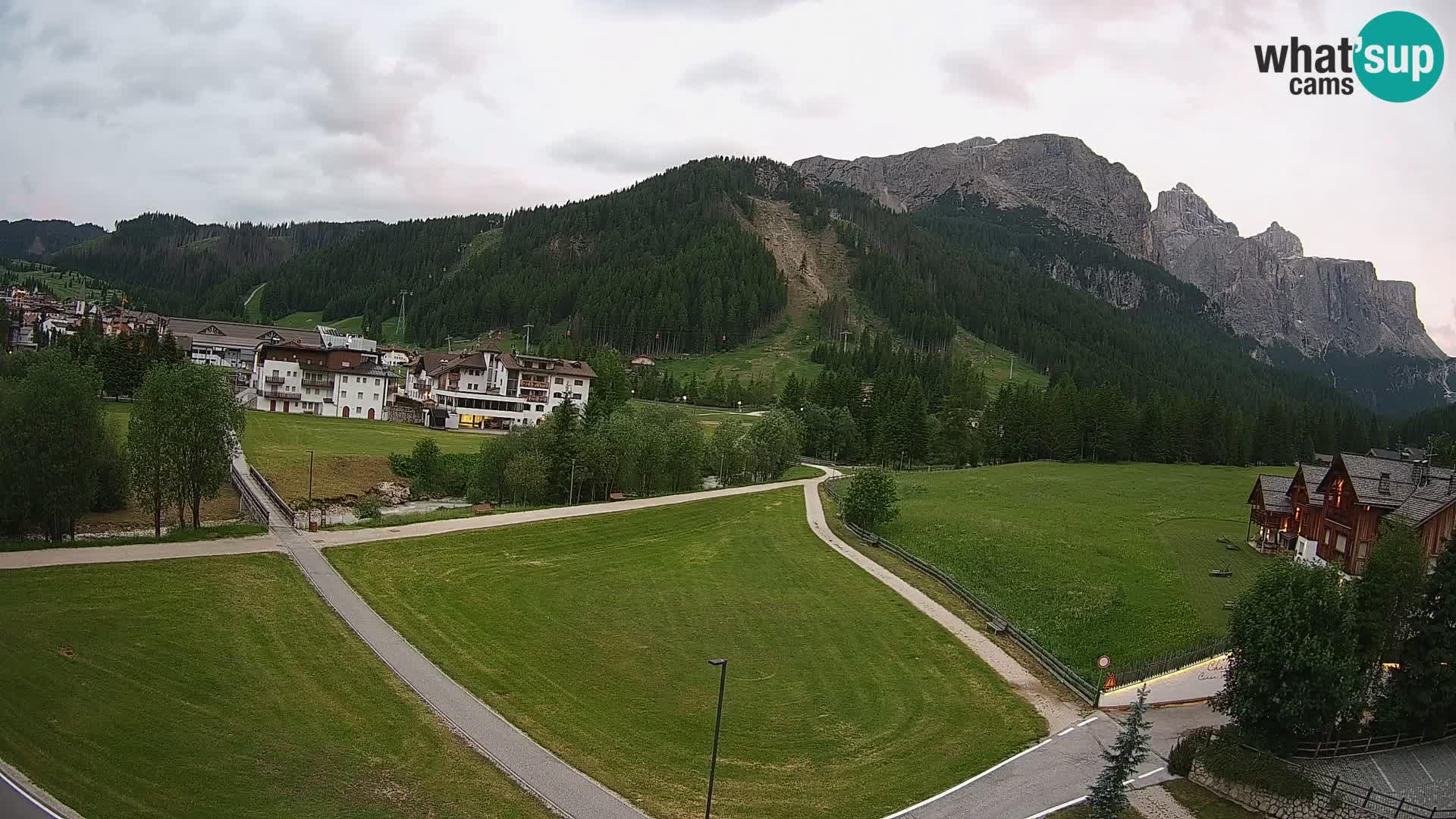 Live cam Corvara | Vues spectaculaires sur le groupe Sella