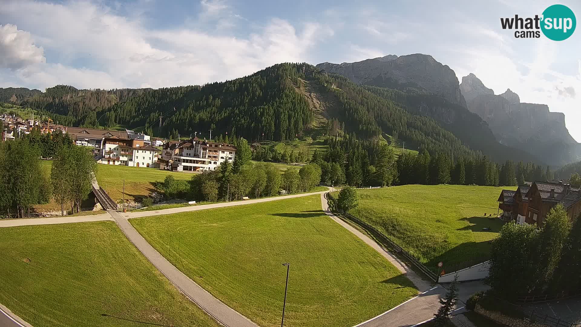 Live cam Corvara | Vues spectaculaires sur le groupe Sella