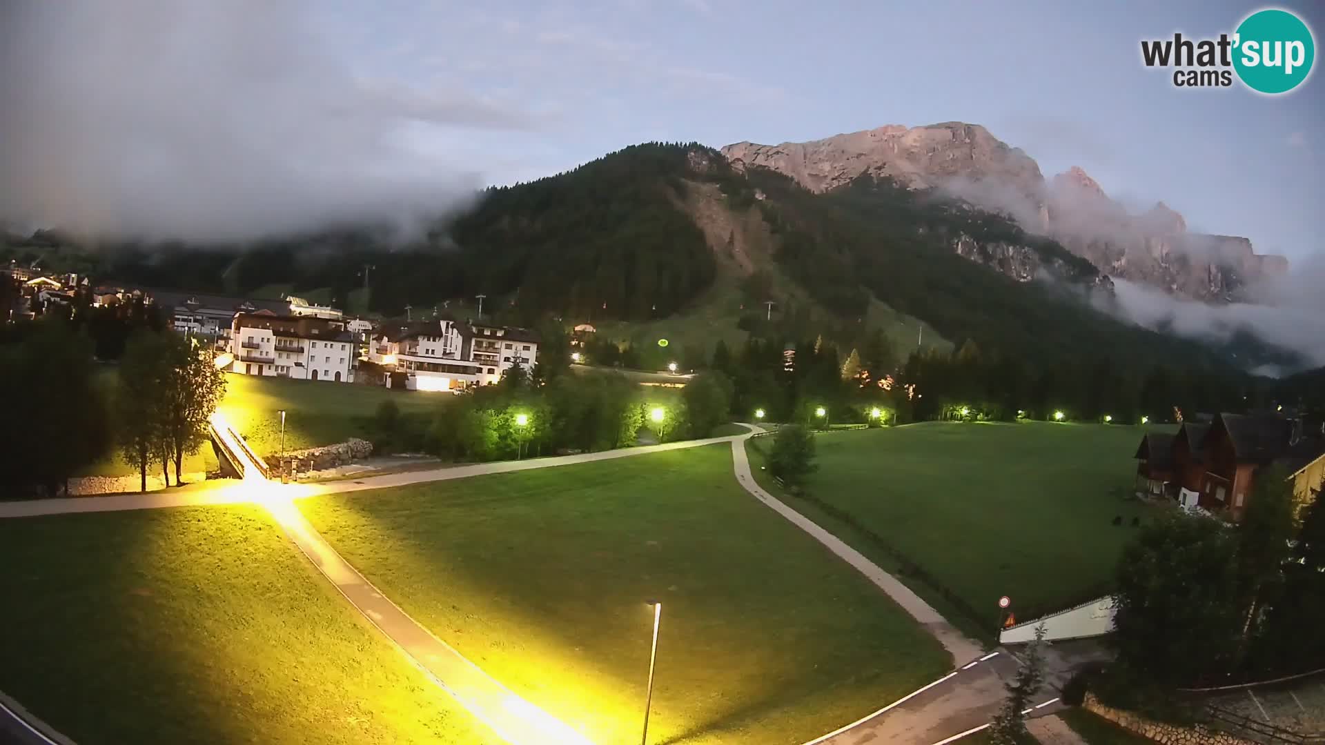 Live cam Corvara | Vues spectaculaires sur le groupe Sella