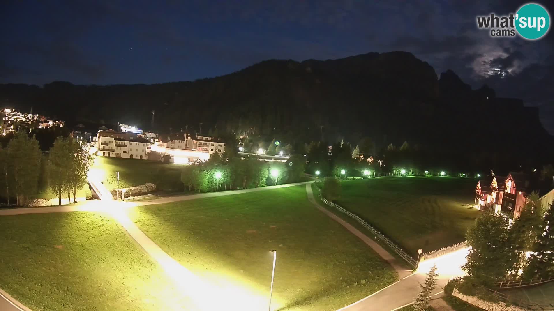 Kamera Corvara: Izjemen pogled na vrhove gorovja Sella v Dolomitih