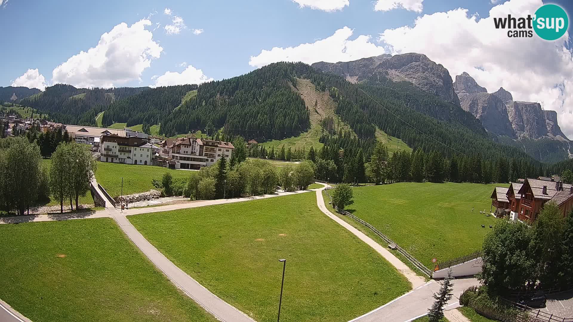 Live cam Corvara | Vues spectaculaires sur le groupe Sella