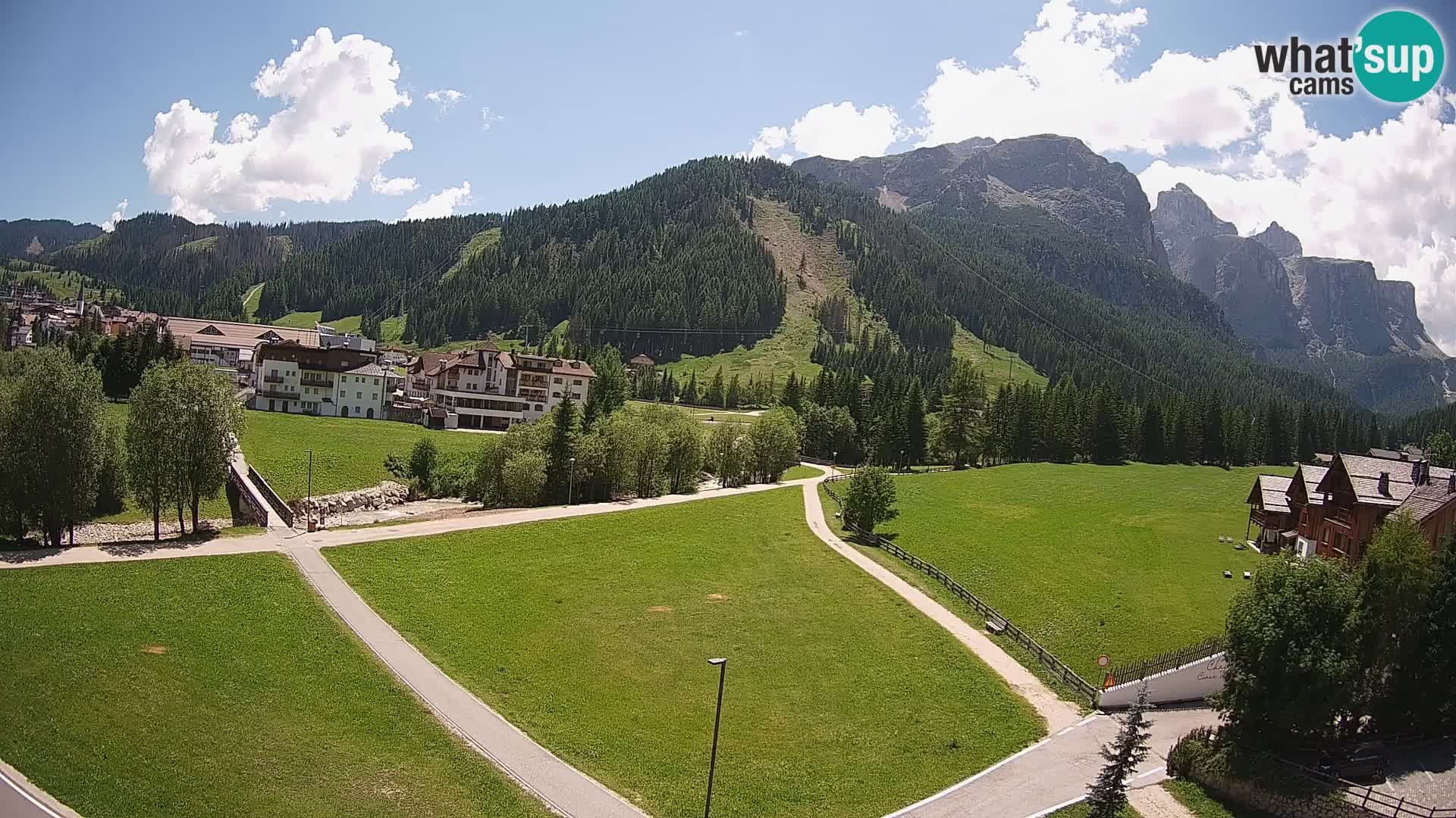 Live cam Corvara | Vues spectaculaires sur le groupe Sella