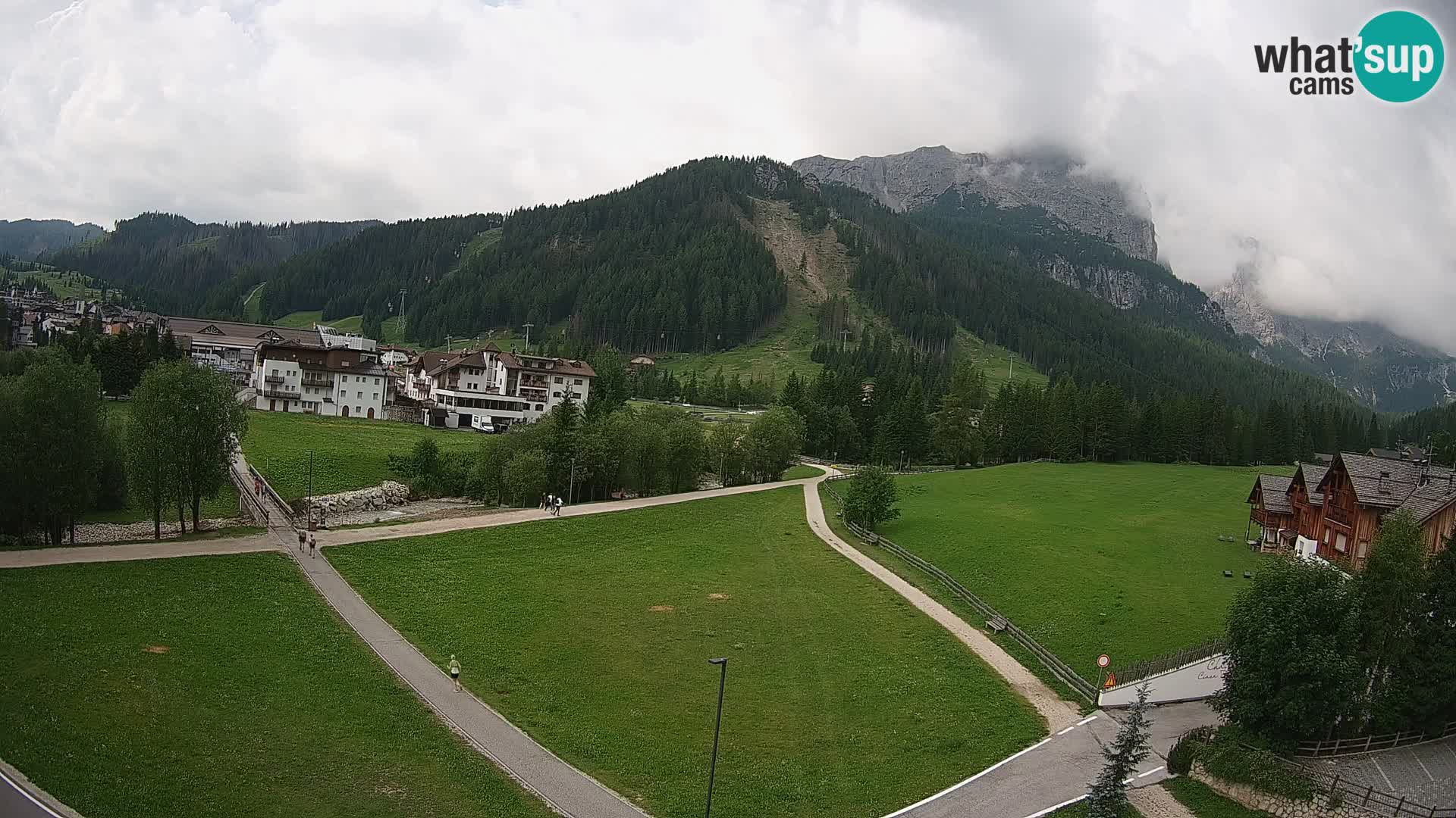 Kamera Corvara: Izjemen pogled na vrhove gorovja Sella v Dolomitih