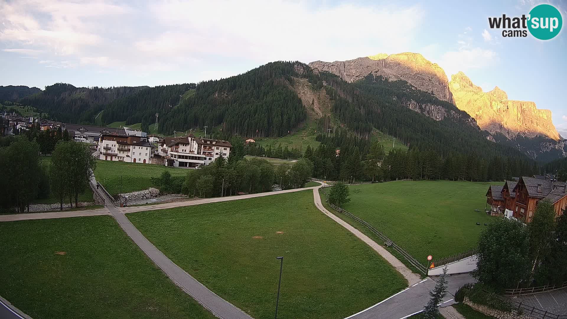 Live cam Corvara | Vues spectaculaires sur le groupe Sella