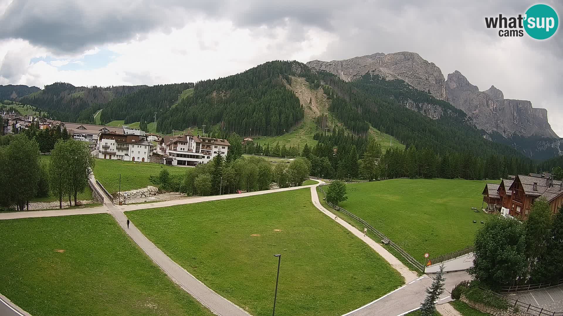 Kamera Corvara: Izjemen pogled na vrhove gorovja Sella v Dolomitih