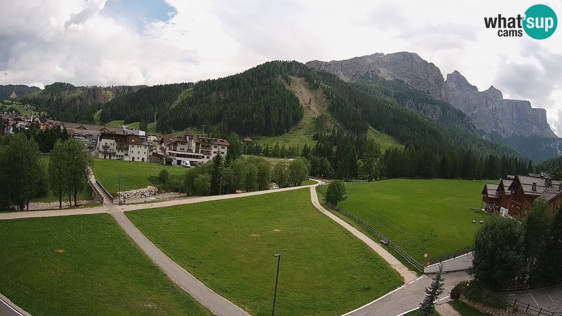 Live cam Corvara | Vues spectaculaires sur le groupe Sella