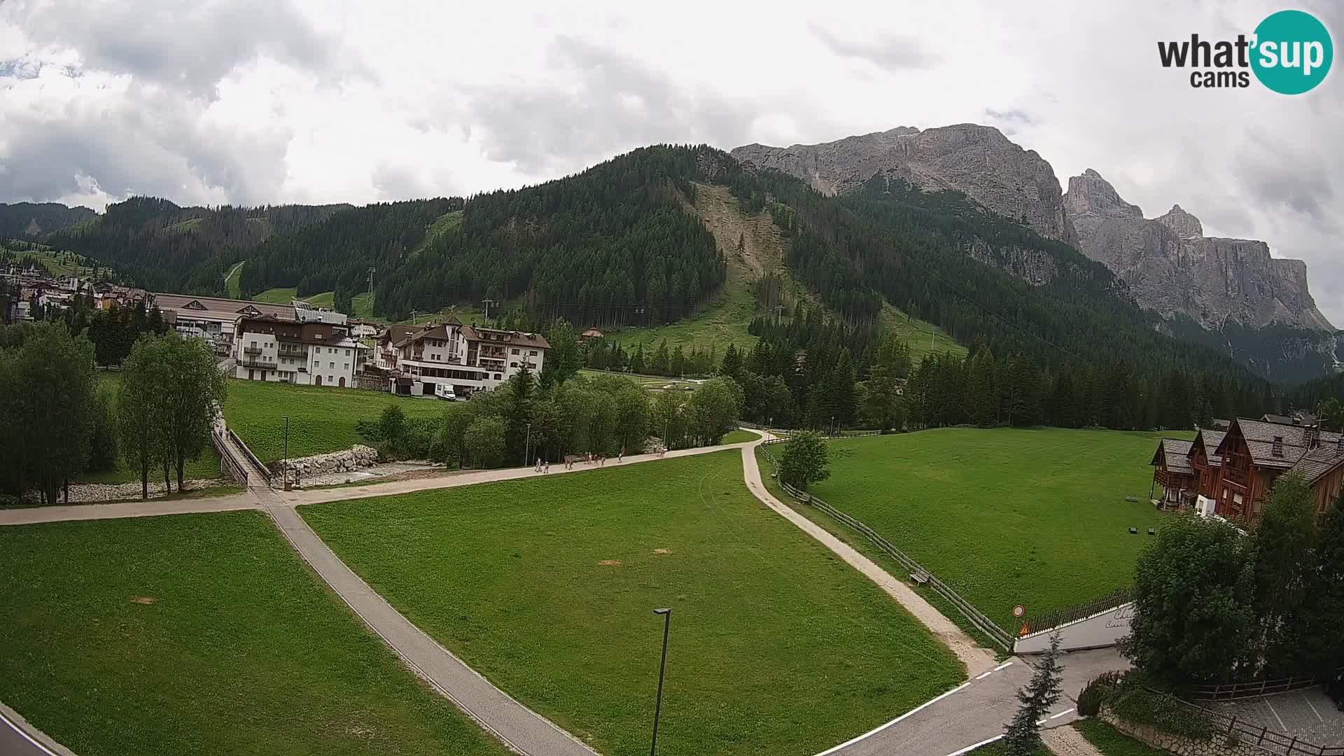 Live cam Corvara | Vues spectaculaires sur le groupe Sella