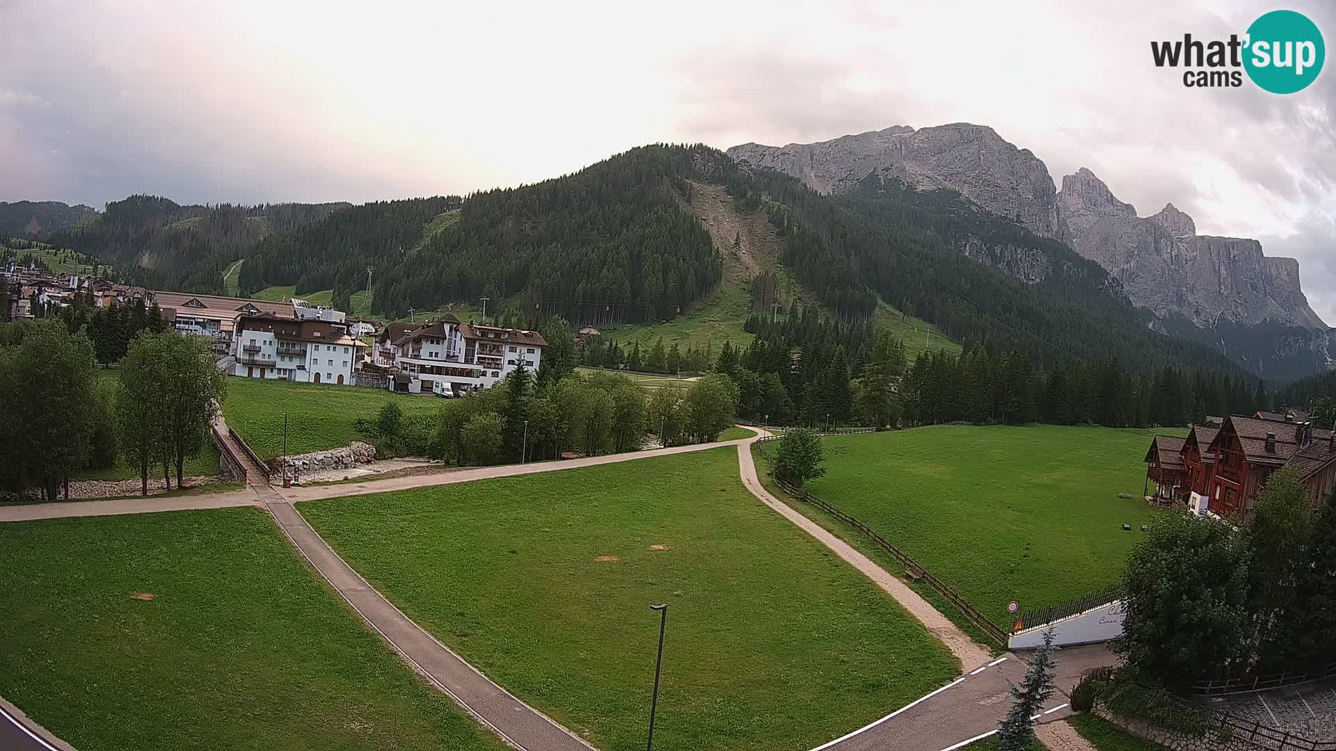 Live cam Corvara | Vues spectaculaires sur le groupe Sella