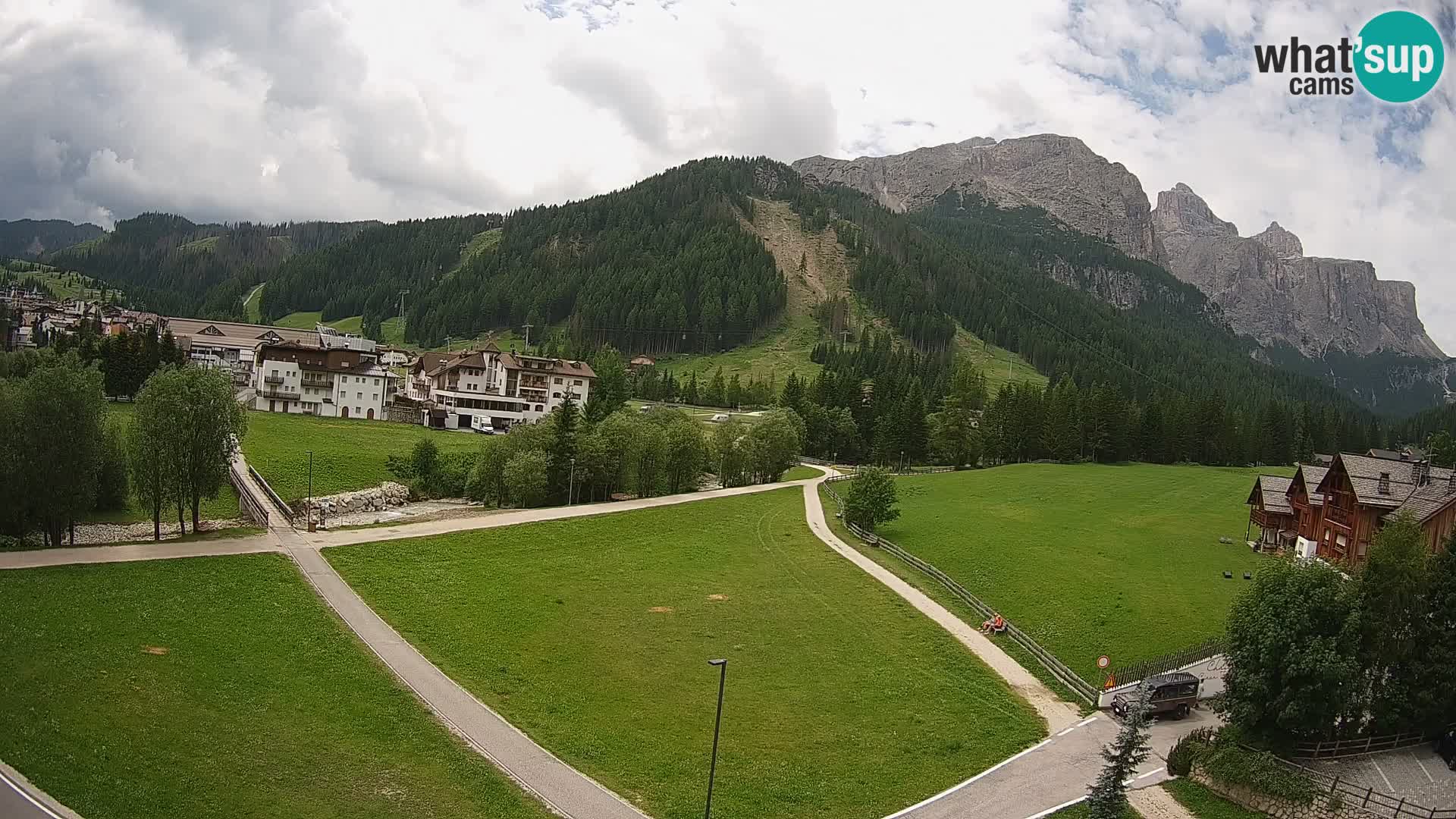 Live cam Corvara | Vues spectaculaires sur le groupe Sella
