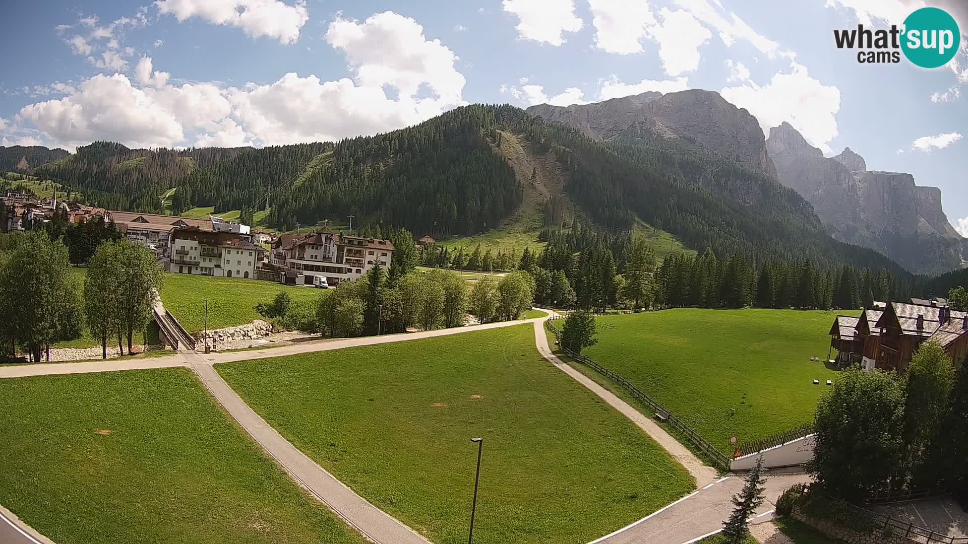 Kamera Corvara: Izjemen pogled na vrhove gorovja Sella v Dolomitih