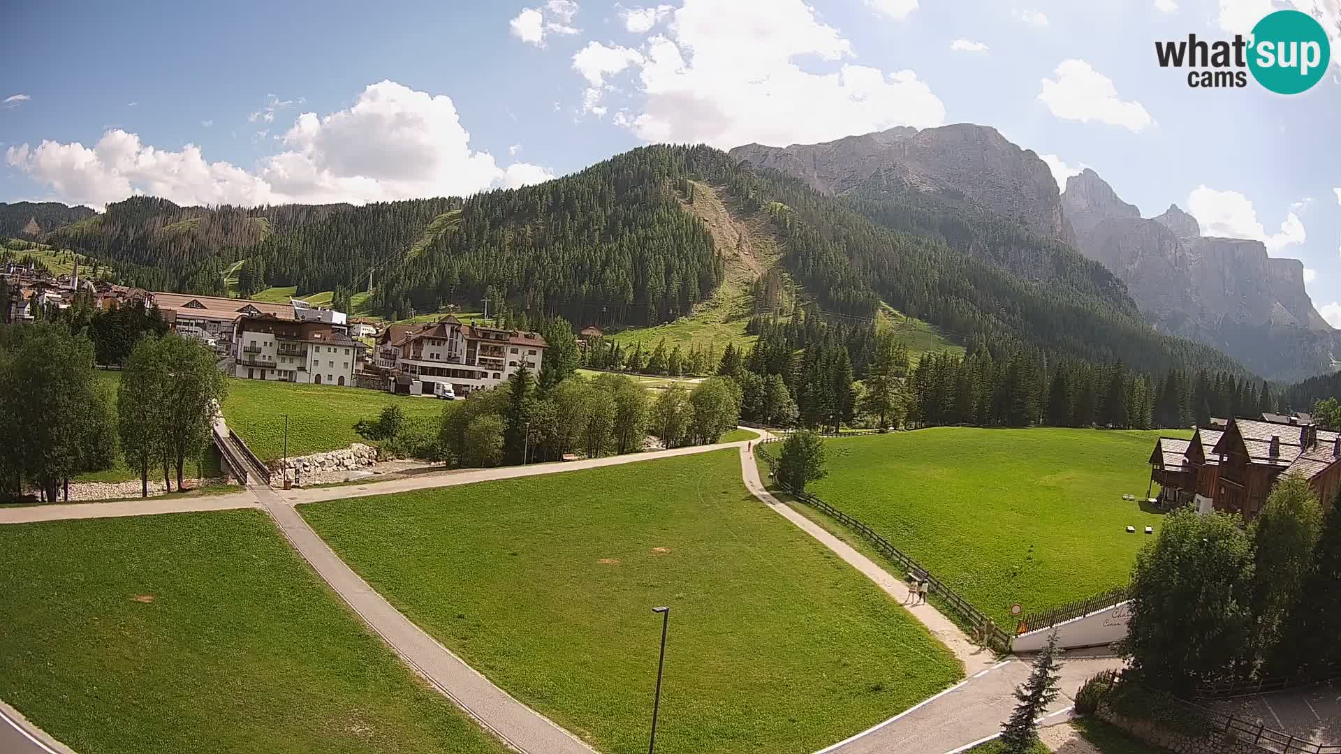 Kamera Corvara: Izjemen pogled na vrhove gorovja Sella v Dolomitih