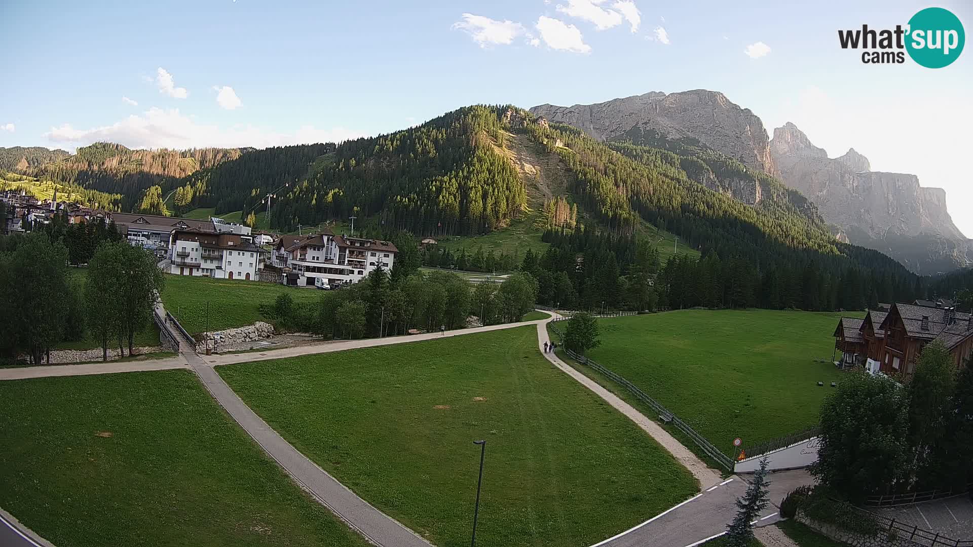 Live cam Corvara | Vues spectaculaires sur le groupe Sella