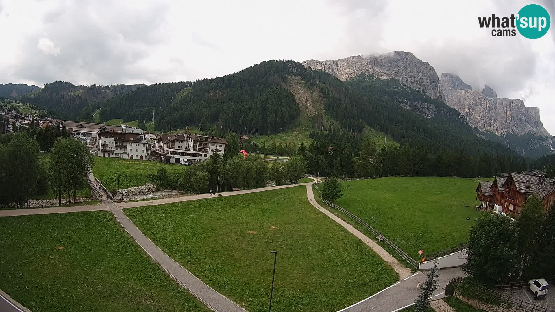 Kamera Corvara: Izjemen pogled na vrhove gorovja Sella v Dolomitih