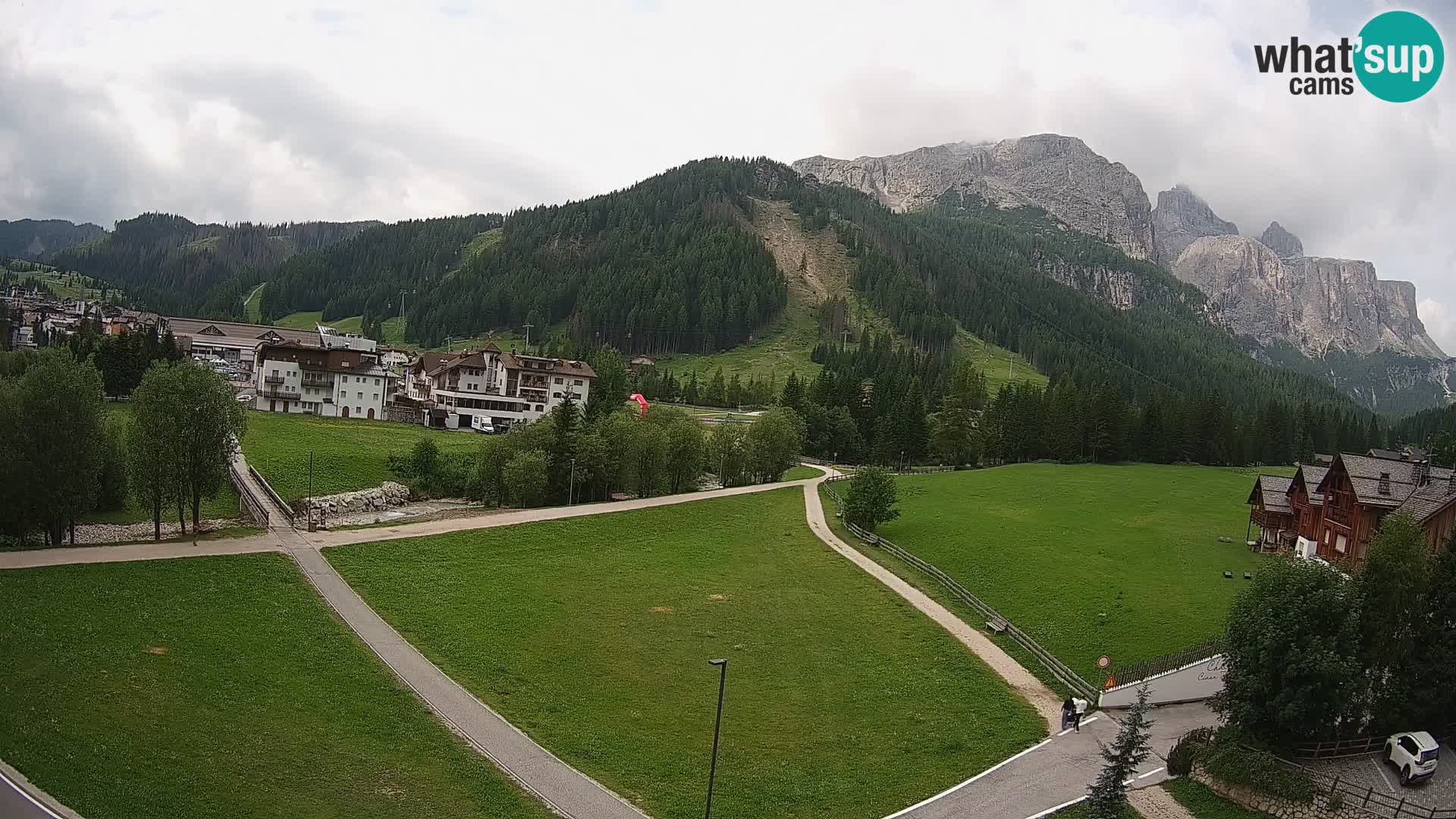 Kamera Corvara: Izjemen pogled na vrhove gorovja Sella v Dolomitih